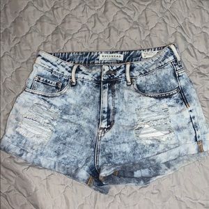 Short shorts